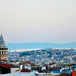 3* Hotel Elan Pera