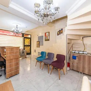 Gazde/Camere de închiriat Kumkapi Romanos